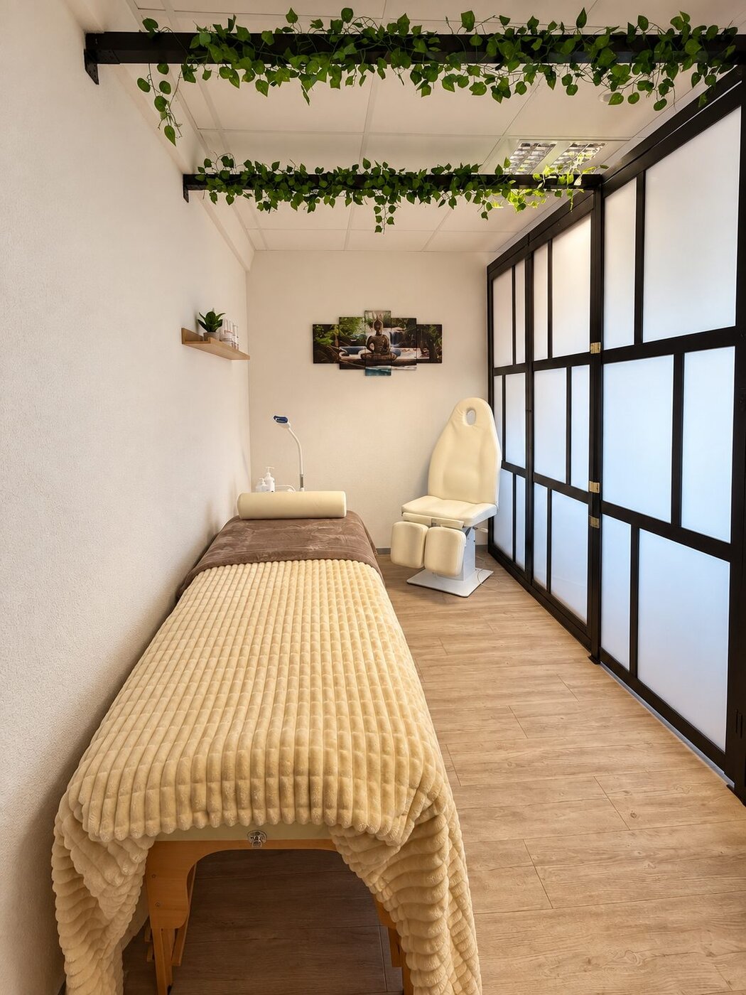 Cabine de soin, ambiance chaleureuse